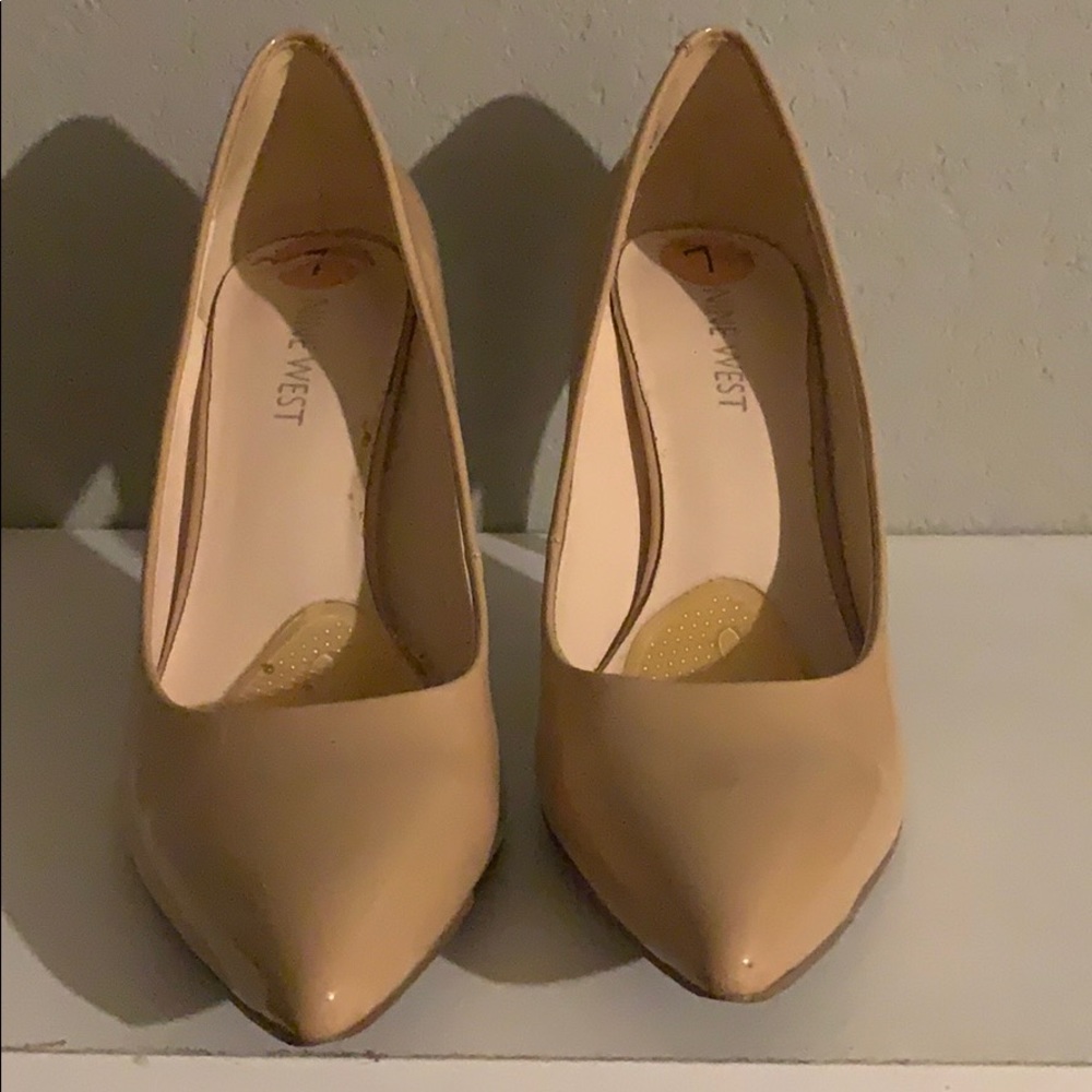 Nine West, Nude Pumps